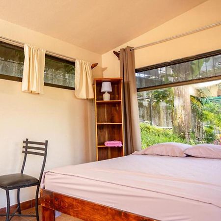 Manuel Antonio Hostel Экстерьер фото