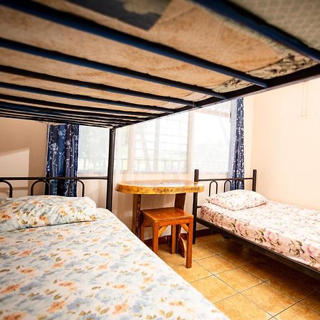 Manuel Antonio Hostel Экстерьер фото