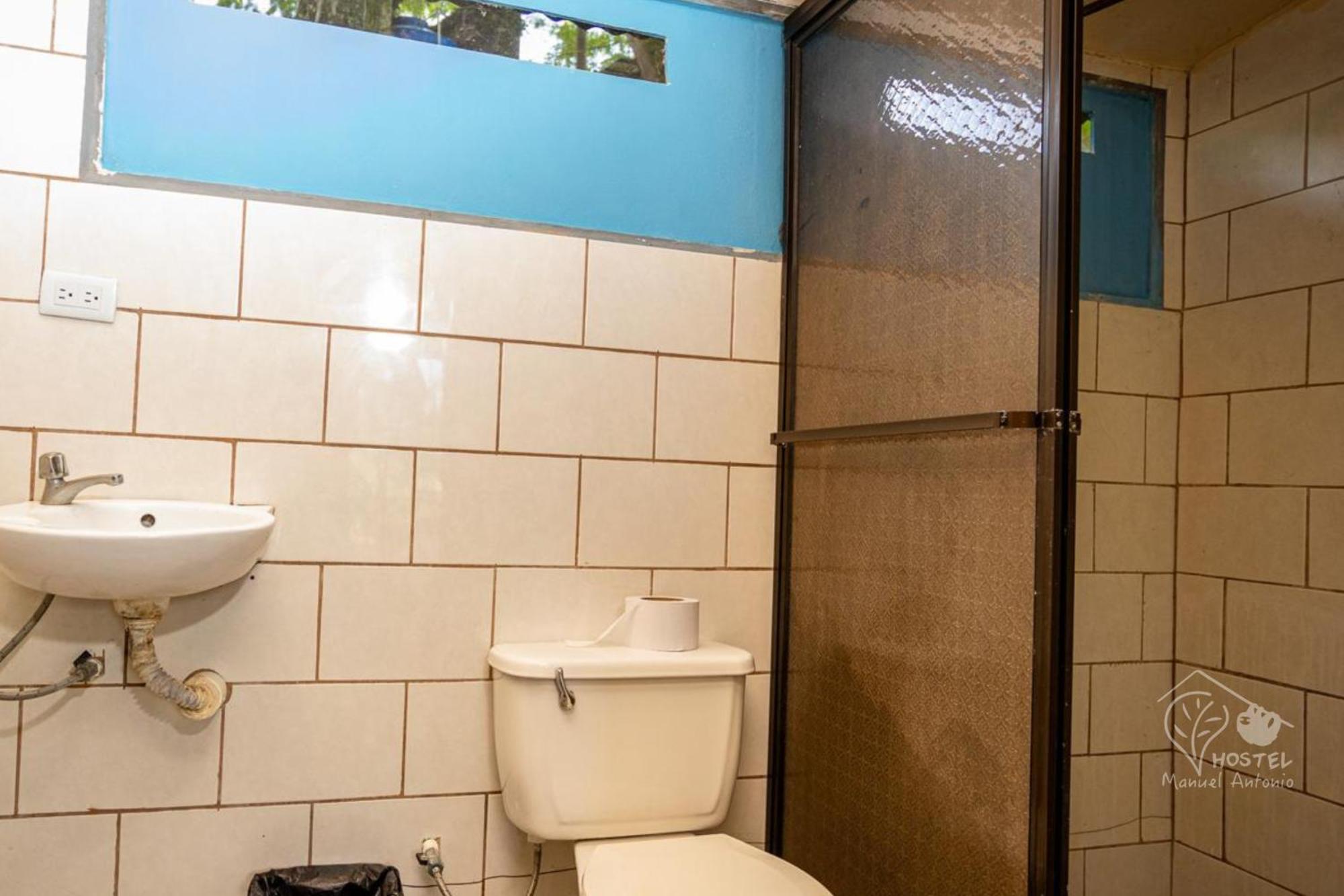 Manuel Antonio Hostel Экстерьер фото