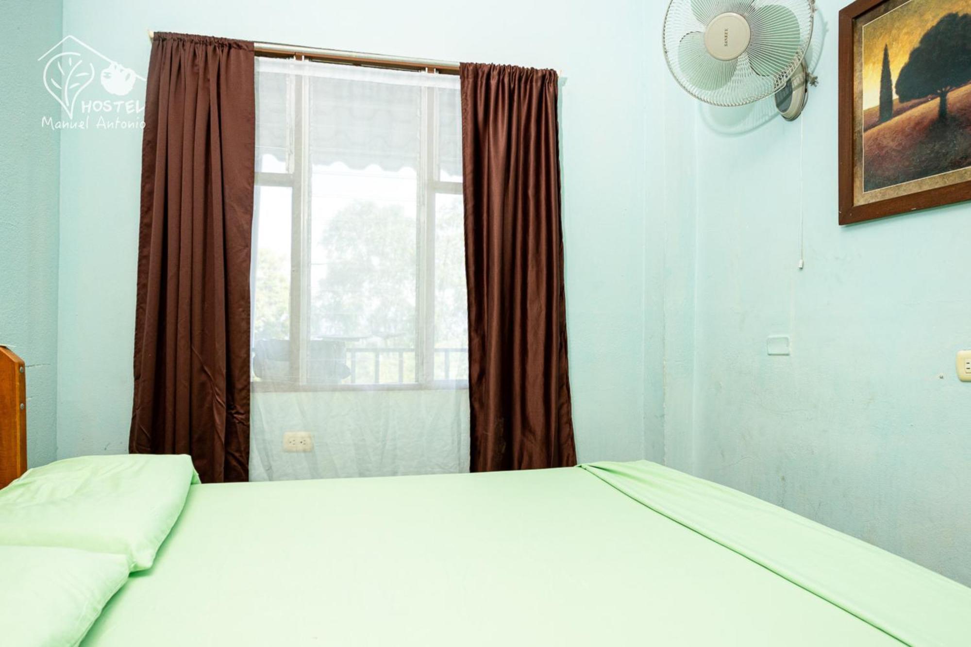 Manuel Antonio Hostel Экстерьер фото