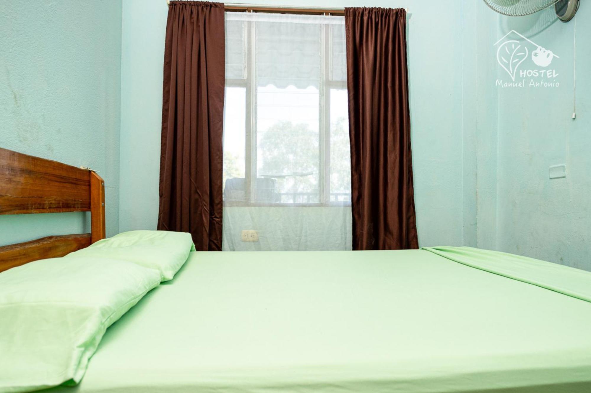 Manuel Antonio Hostel Экстерьер фото