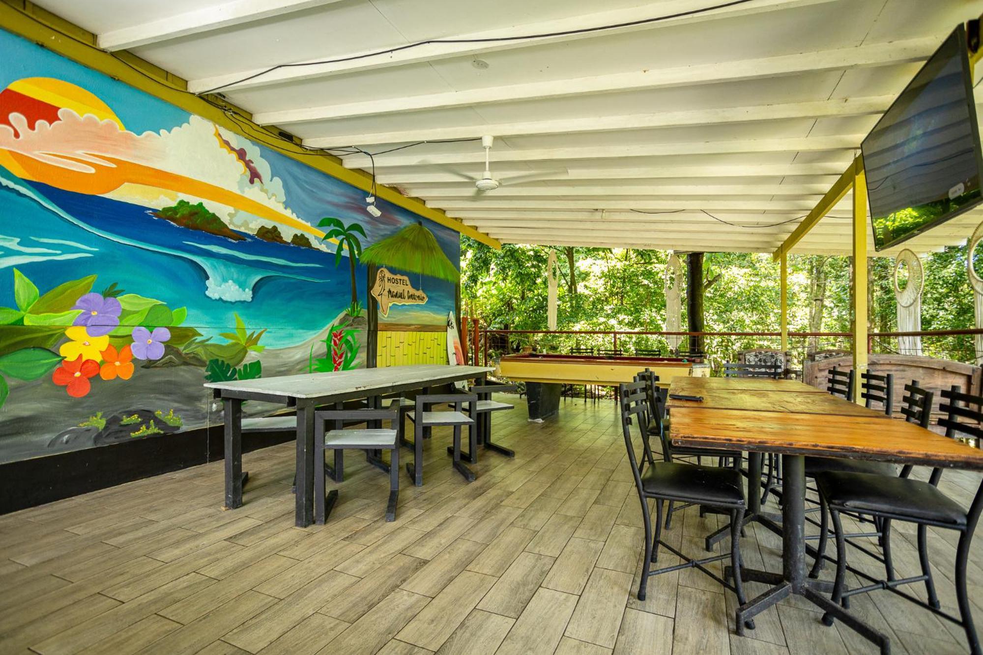 Manuel Antonio Hostel Экстерьер фото